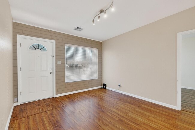 Foto del edificio - 1237 Pitt St NE