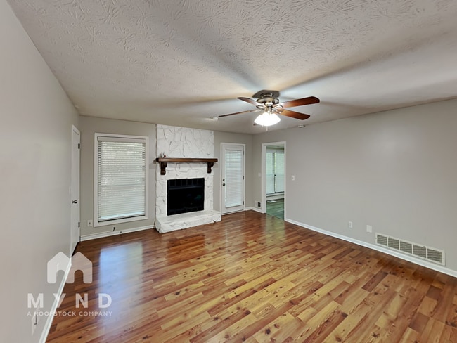 Foto del edificio - 1253 Blazing Ridge W SW