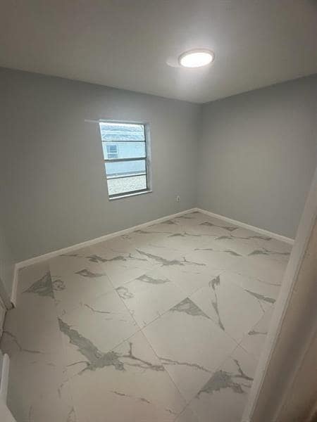 Building Photo - 616 NW 5th Ave