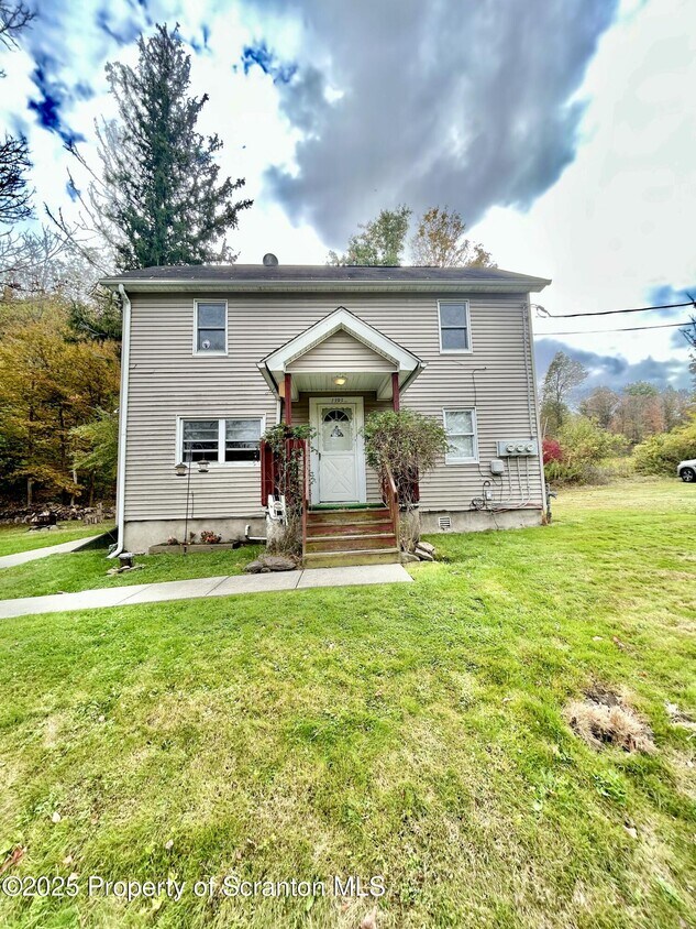 Foto principal - 1395-1395 Old Trail Rd