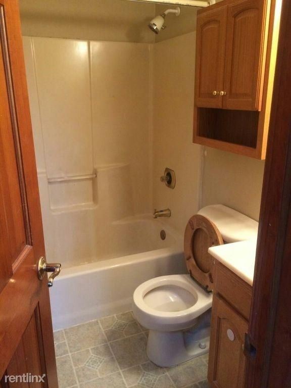 Foto del edificio - 4 br, 1 bath House - 3113 Lisbon Ave