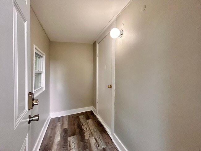 Building Photo - 1011-1013 Quarry Ave NW