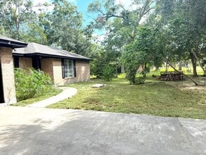 Building Photo - 128 Shadylawn St