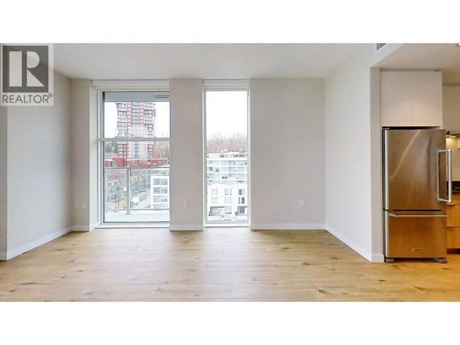 Building Photo - 3430 E Kent Avenue S