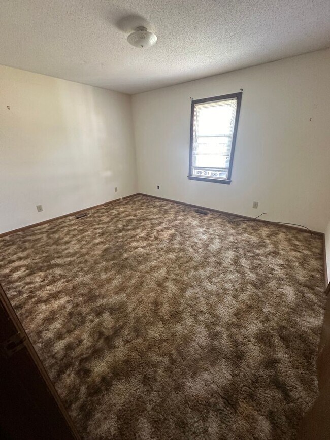 Foto del edificio - 3155 Lakewood Dr