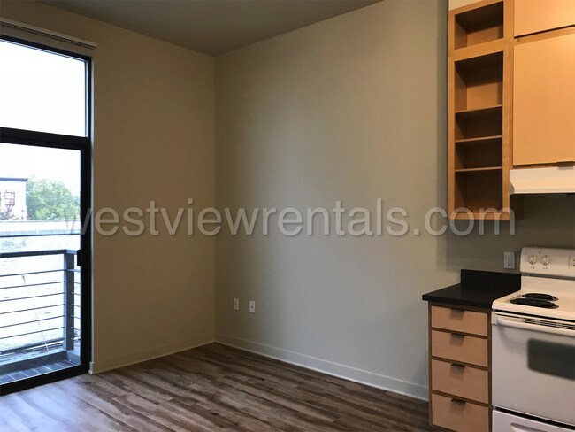 Foto del edificio - 1225 Railroad Ave