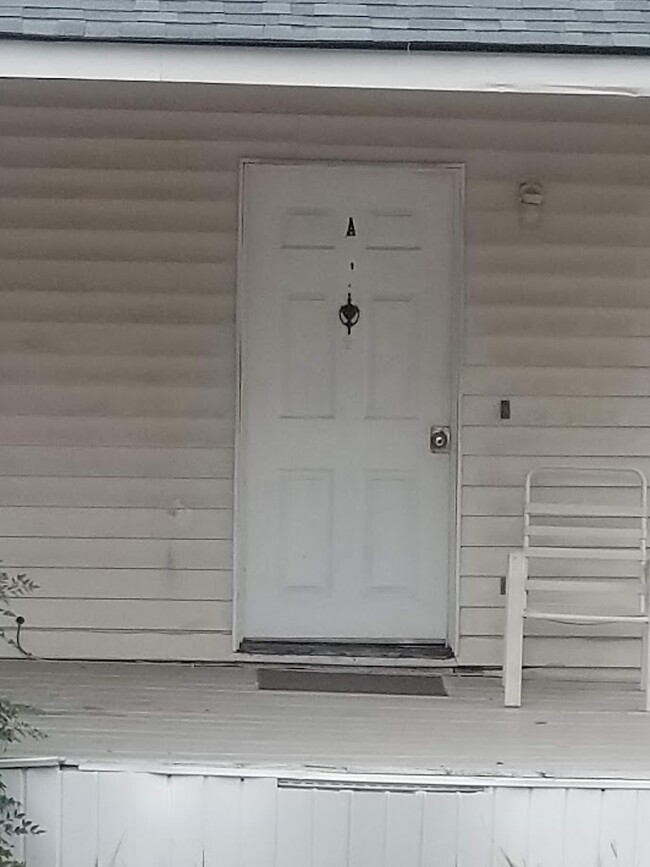 Front door - 2355 Cumming Rd