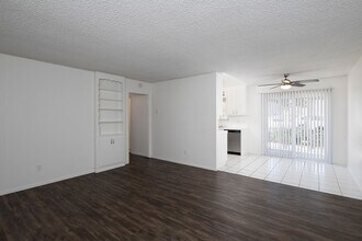 Building Photo - 4468 Mississippi St