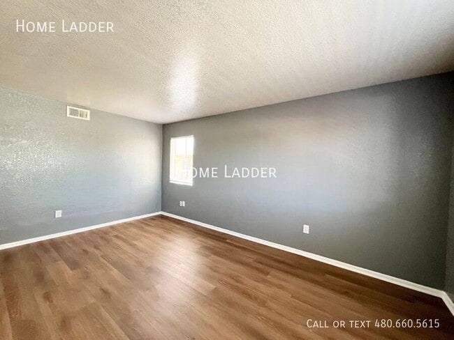 Building Photo - 4961 S Park Ave