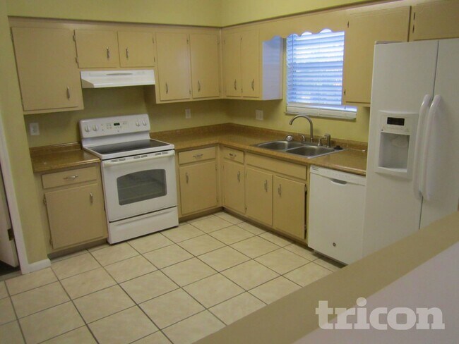 Building Photo - 3633 Bramble Road