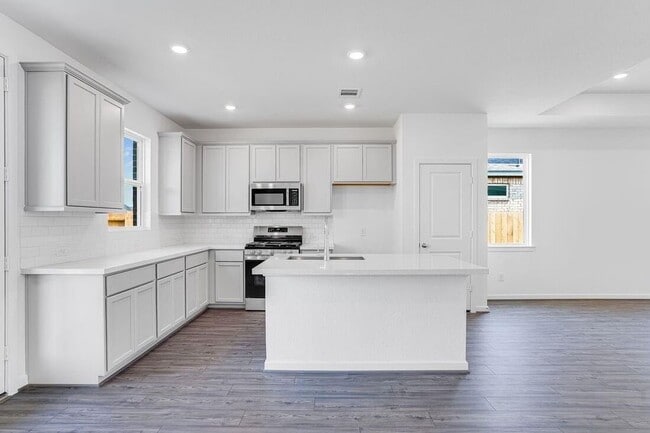 Building Photo - 9735 Bixby Crk Dr