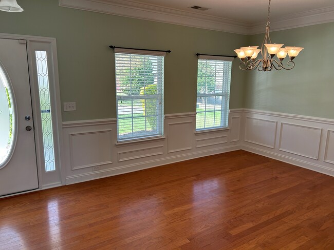 Building Photo - 2444 Glyncastle Way