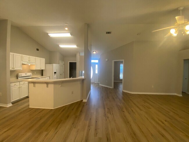 Foto del edificio - 9676 Parker Lake Cir