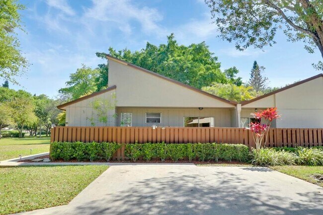 Foto del edificio - 22274 Misty Woods Way