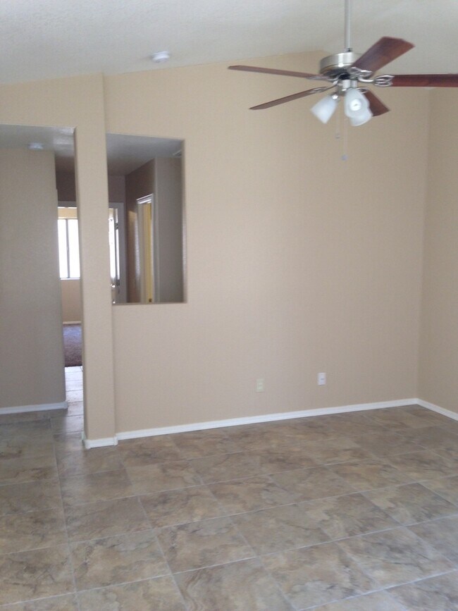 Foto del edificio - 2316 E Stottler Dr