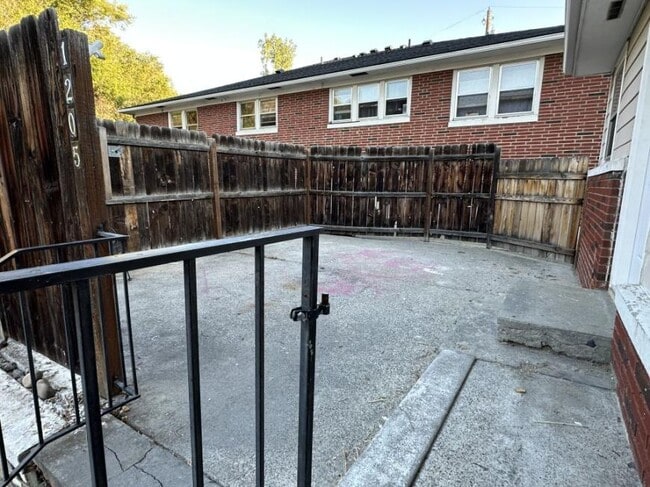 Building Photo - 2 bedroom in Billings MT 59102