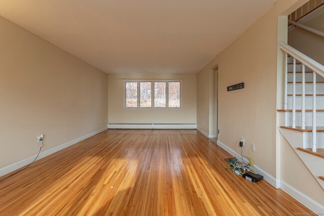 Building Photo - 288 Candlewyck Dr