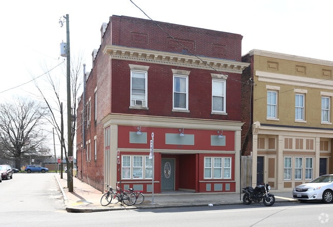 Building Photo - 1601 W Cary St