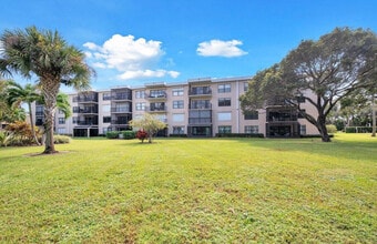 Building Photo - 300 N Hwy A1A