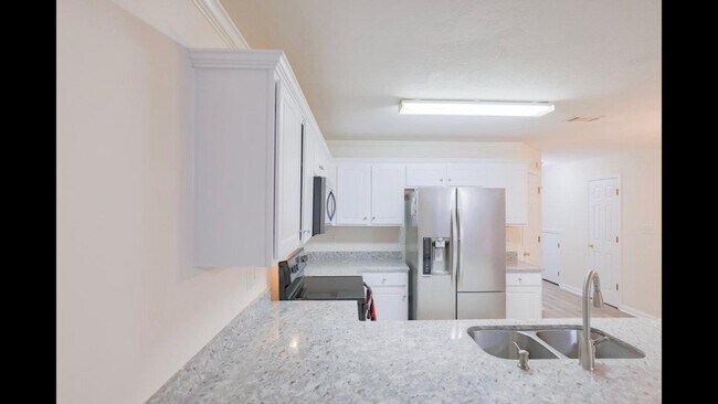 Foto del edificio - 2018 Reserve Ln