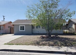 Building Photo - 3115 E Dillon Ave