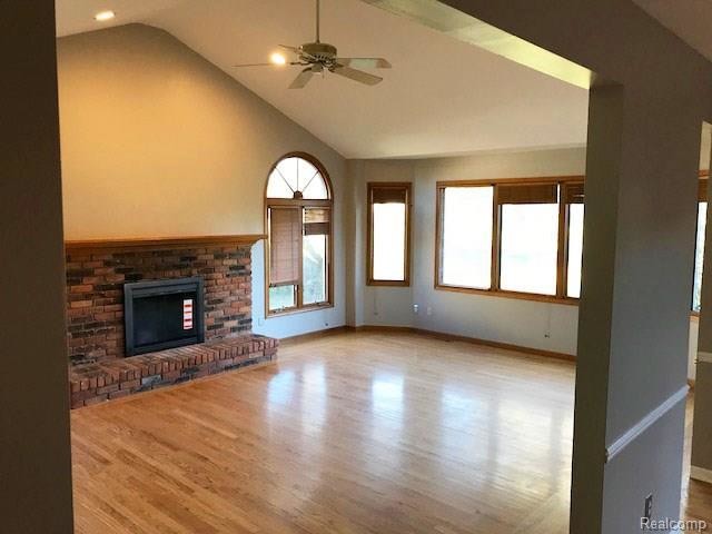 Building Photo - 348 Oakbridge Dr