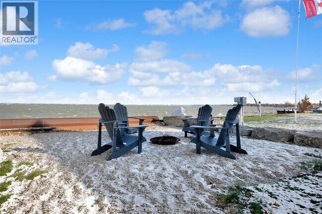 Photo du bâtiment - 15970 Couture Beach Rd