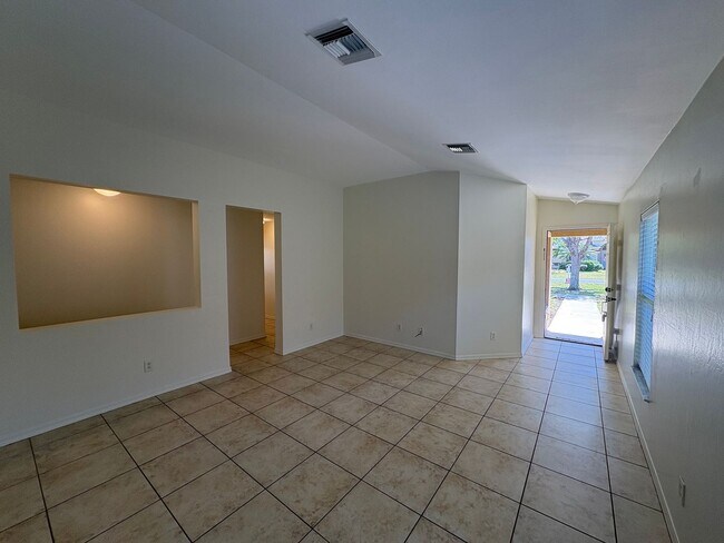 Building Photo - Now Leasing !