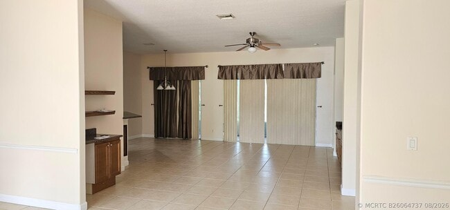 Foto del edificio - 2024 SW Driftwood St