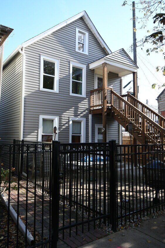 Primary Photo - 3339 S Artesian Ave