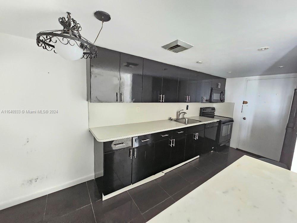 Foto principal - 18021 Biscayne Blvd