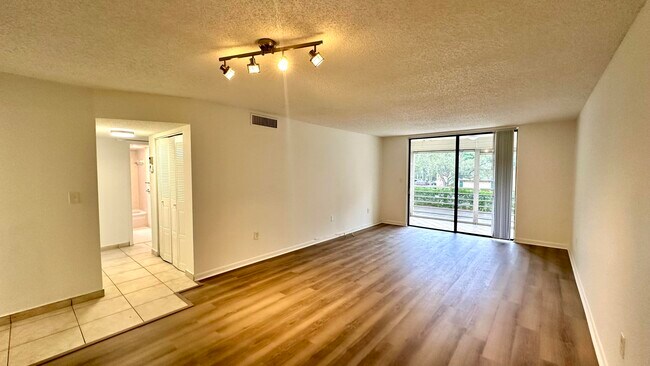 Foto del edificio - 1830 SW 81st Ave