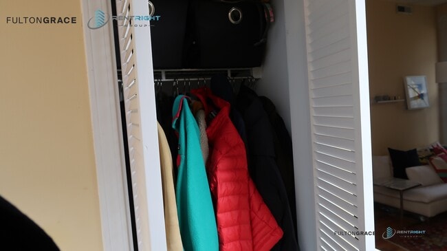 Foto del edificio - 1443 N Bosworth Ave