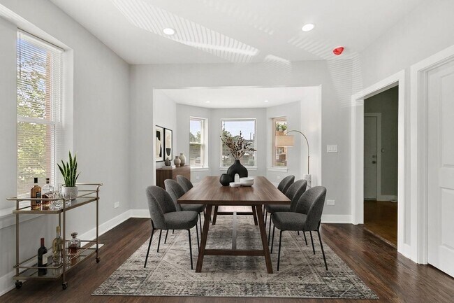 Foto del edificio - 7359 S Emerald Ave