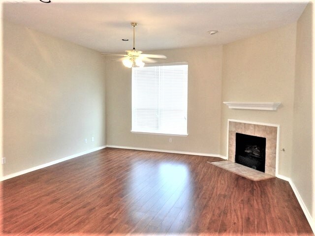 Building Photo - 1032 Valley Brook Ln