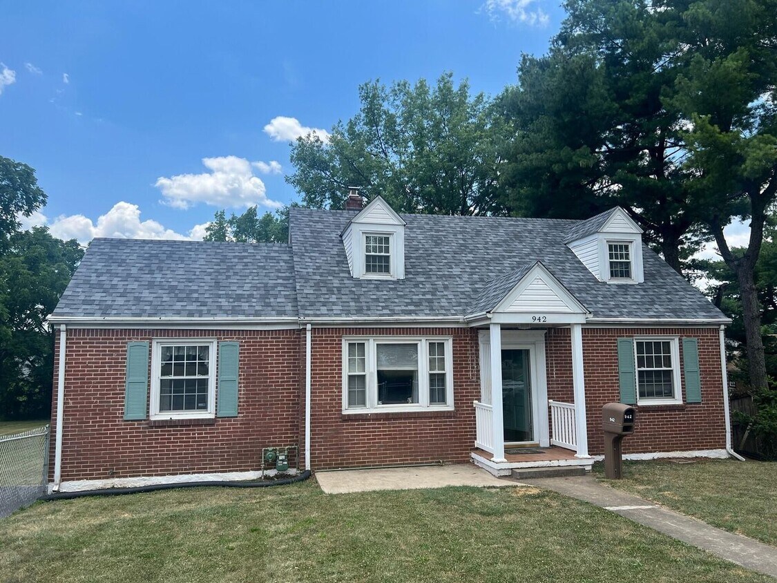 942 Greenhurst Ave NW, Roanoke, VA 24012 House Rental in Roanoke, VA