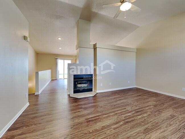Building Photo - 252 E Steep Mountain Drive
