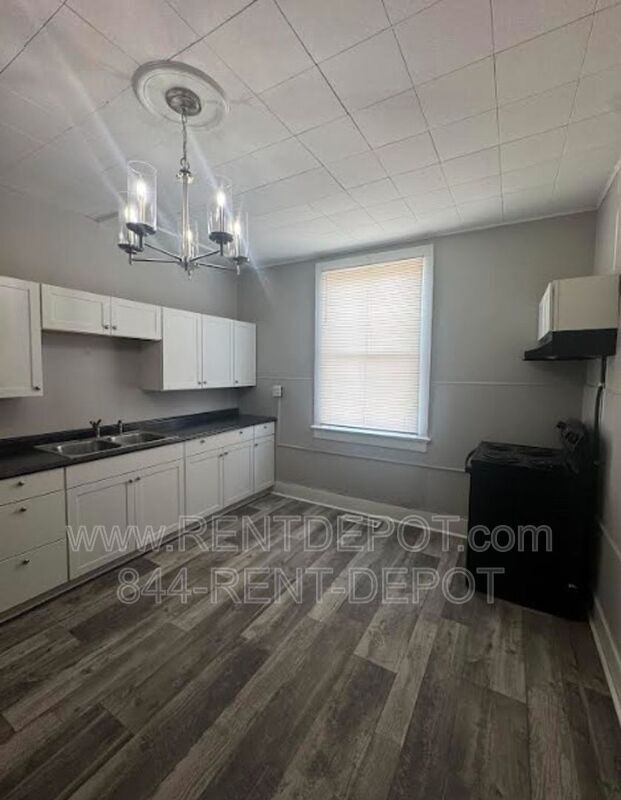 Foto del edificio - 805-805 Hess Ave
