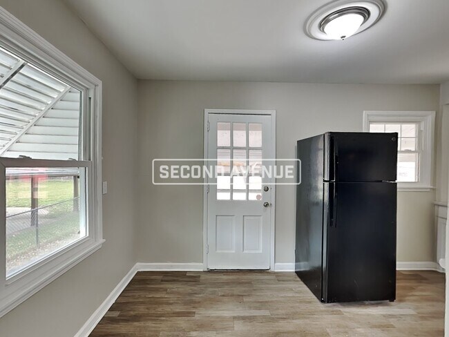 Building Photo - 536 E Epworth Ave