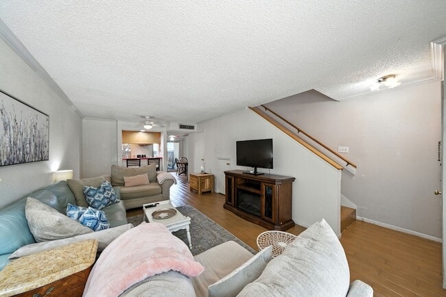 Photo - 3919 Fairmont Pkwy Apartment