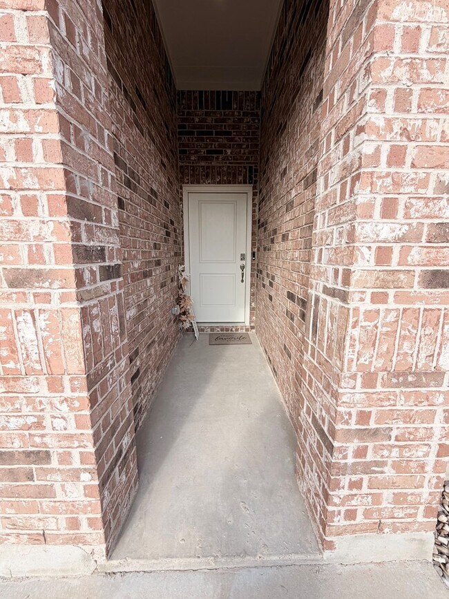 Building Photo - 6400 Bluebell Dr