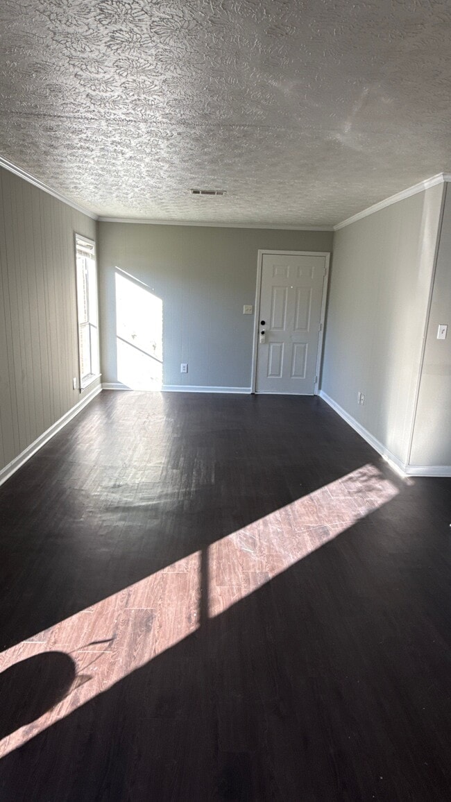 Building Photo - 3002 Dobbs Cir