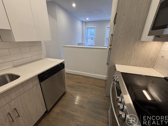 Building Photo - 19 Queensberry St