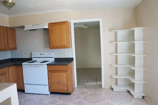 Building Photo - 2900 Holly Hill Ave