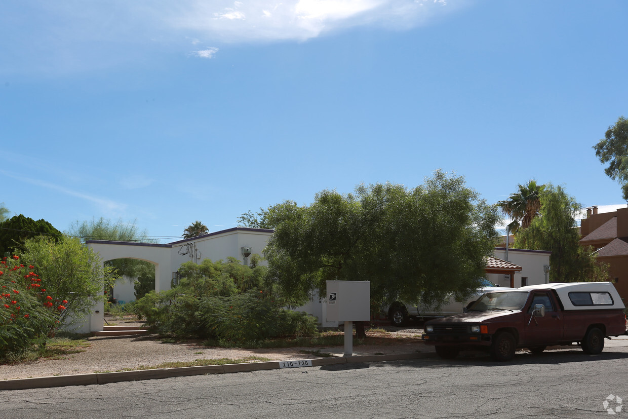 Building Photo - 716-730 N Palo Verde