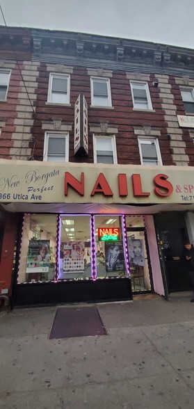 Primary Photo - 866 Utica Ave