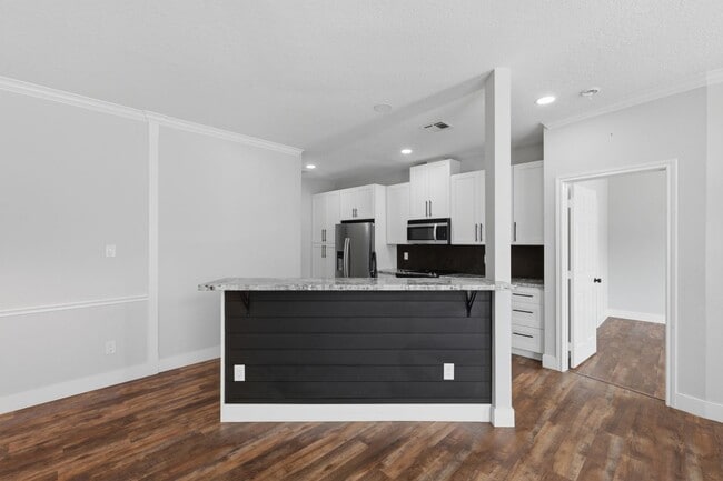 Building Photo - 239 Navarro Dr