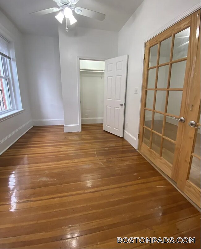 Building Photo - 64 Hemenway St