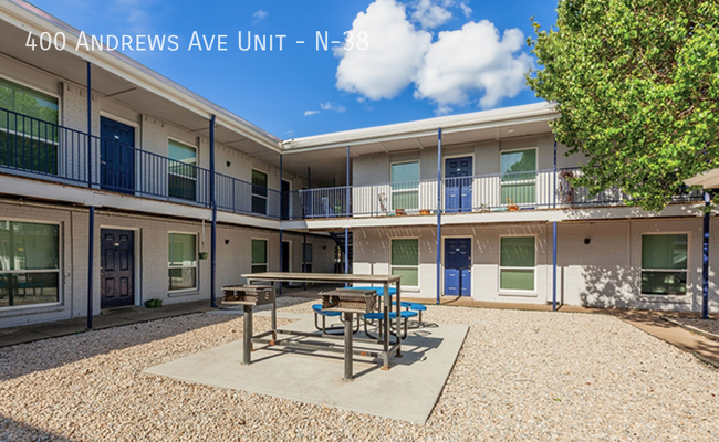 Building Photo - Ask about move in specials