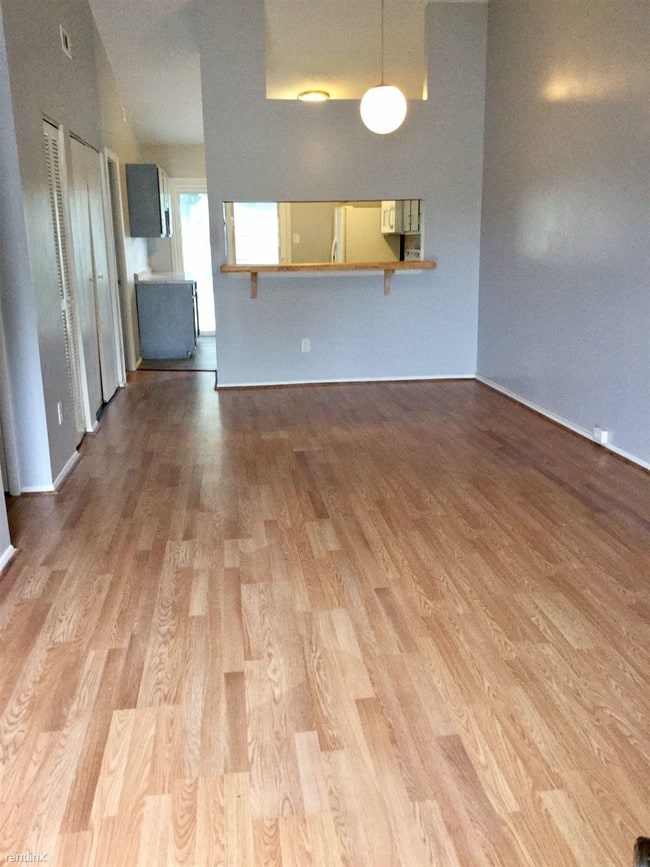 Building Photo - 815 Dora Ct